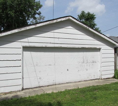 3rd image of 9823 Melvina Ave