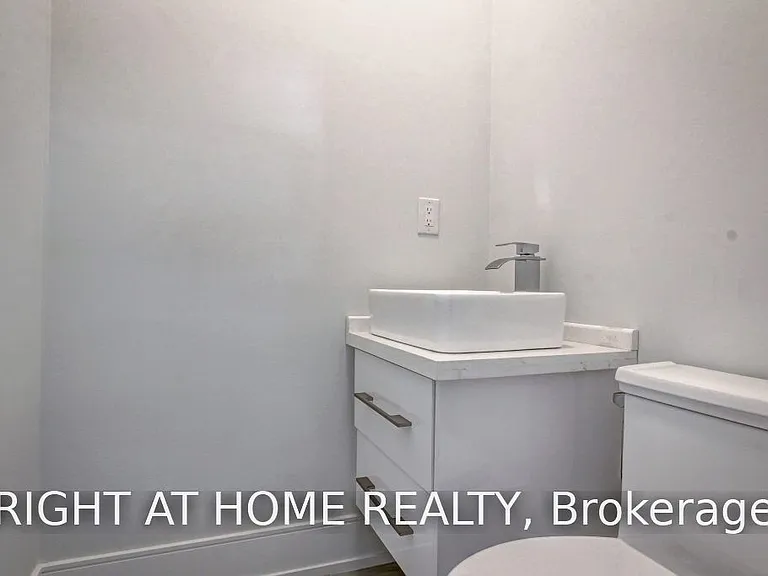 1165 Pinegrove Rd — Photo 3