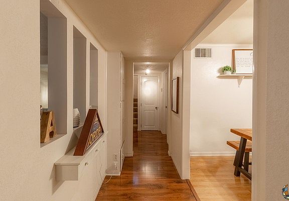 3rd image of 1245 Wensley Ave