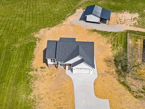 4th image of 2271 Long Hollow Rd