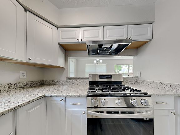 5th image of 12219 Lennox Gardens Dr