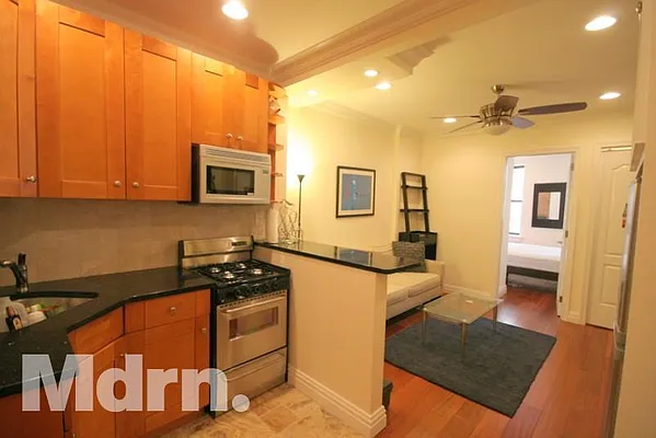 Rented by Mdrn Residential | media 2