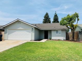 2933 N Highland Ct, Visalia, CA 93291