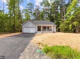 569 N Glebe Rd, Montross, VA 22520