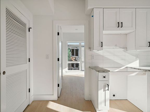 3rd image of 2400 W Montgomery Ave #3