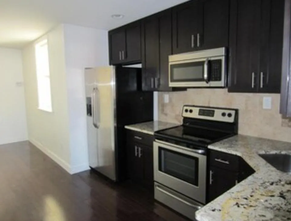 2 bed, 800 sqft, $1,495 — Photo 2