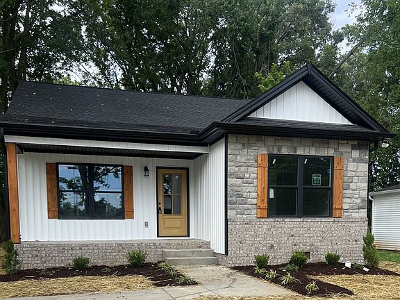 4th image of 208 Strawberry St