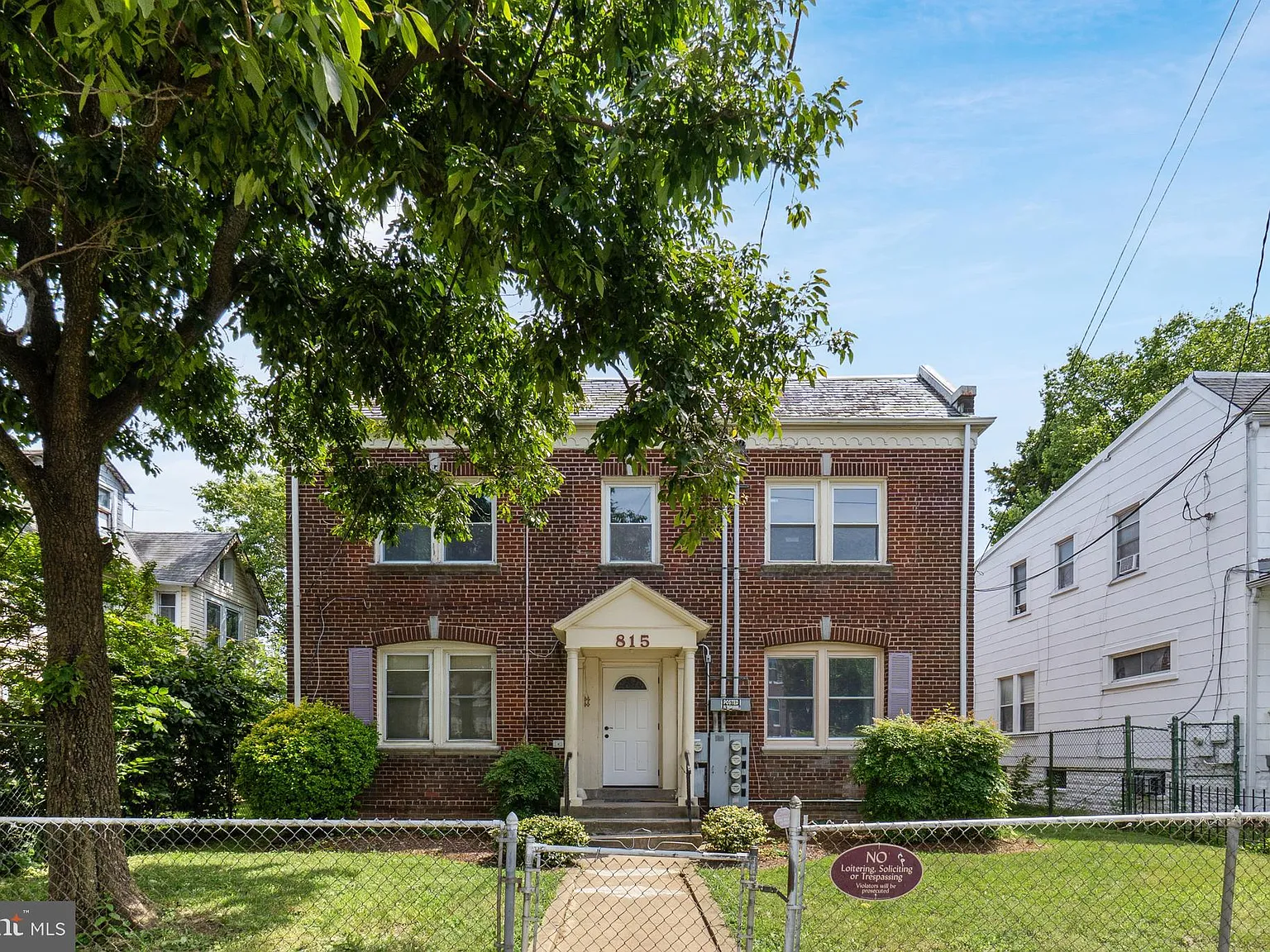 2 bed, 734 sqft, $1,750 — Photo 1