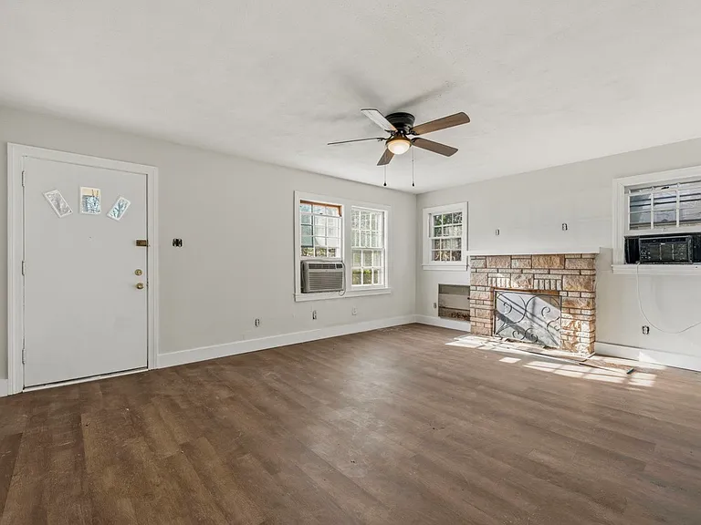 810 Old Fort Ave — Photo 5