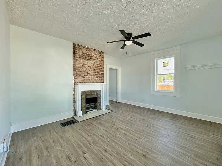 5912 Elmwood Ave — Photo 3