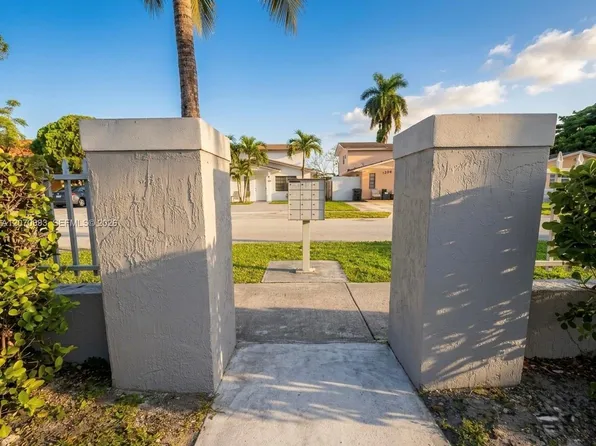 1270 W 42nd St #A103, Hialeah, FL 33012