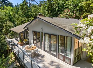 9511 SE 43rd St, Mercer Island, WA 98040