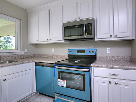 3rd image of 2021 S Woodcrest Ave