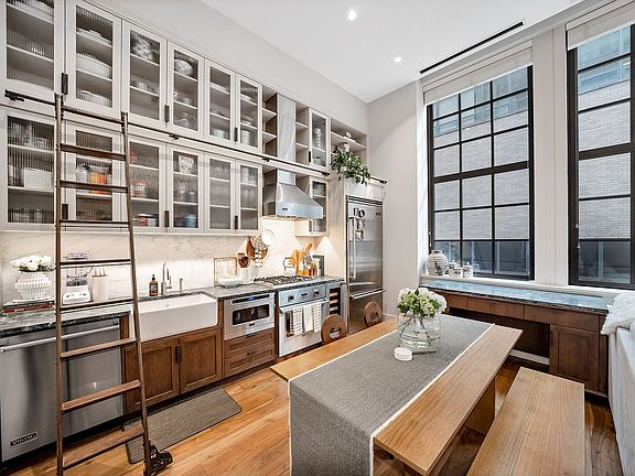 3rd image of 520 W 45th St #2D