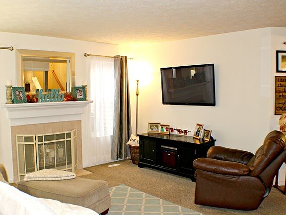 5th image of 11028 Hickory Lake Ln