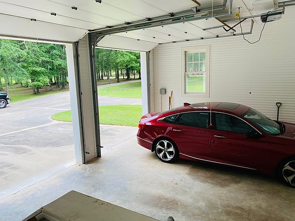 5th image of 153 Fair Oak Dr