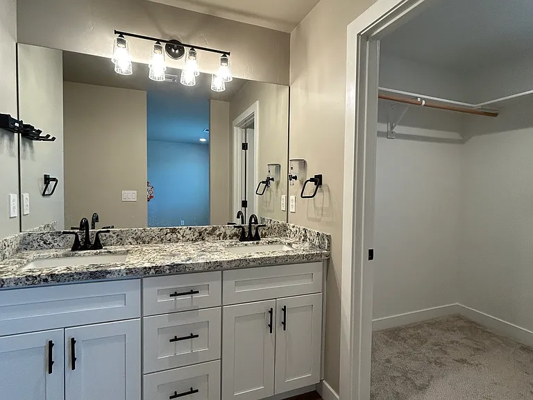 12217 Bliss Ave — Photo 16