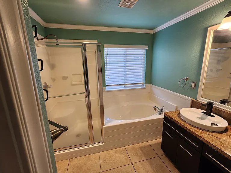 3045 E Newgrove St — Photo 27