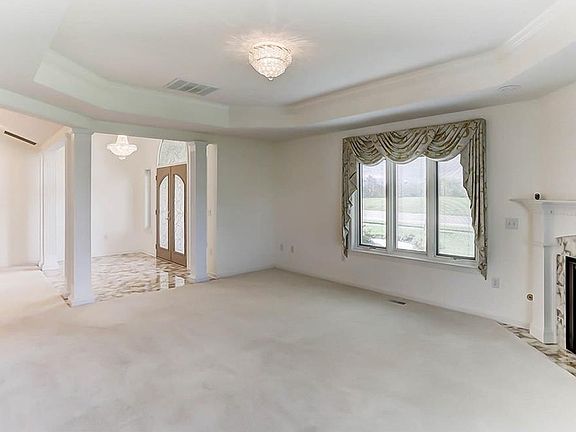 5th image of 51 Country Ln
