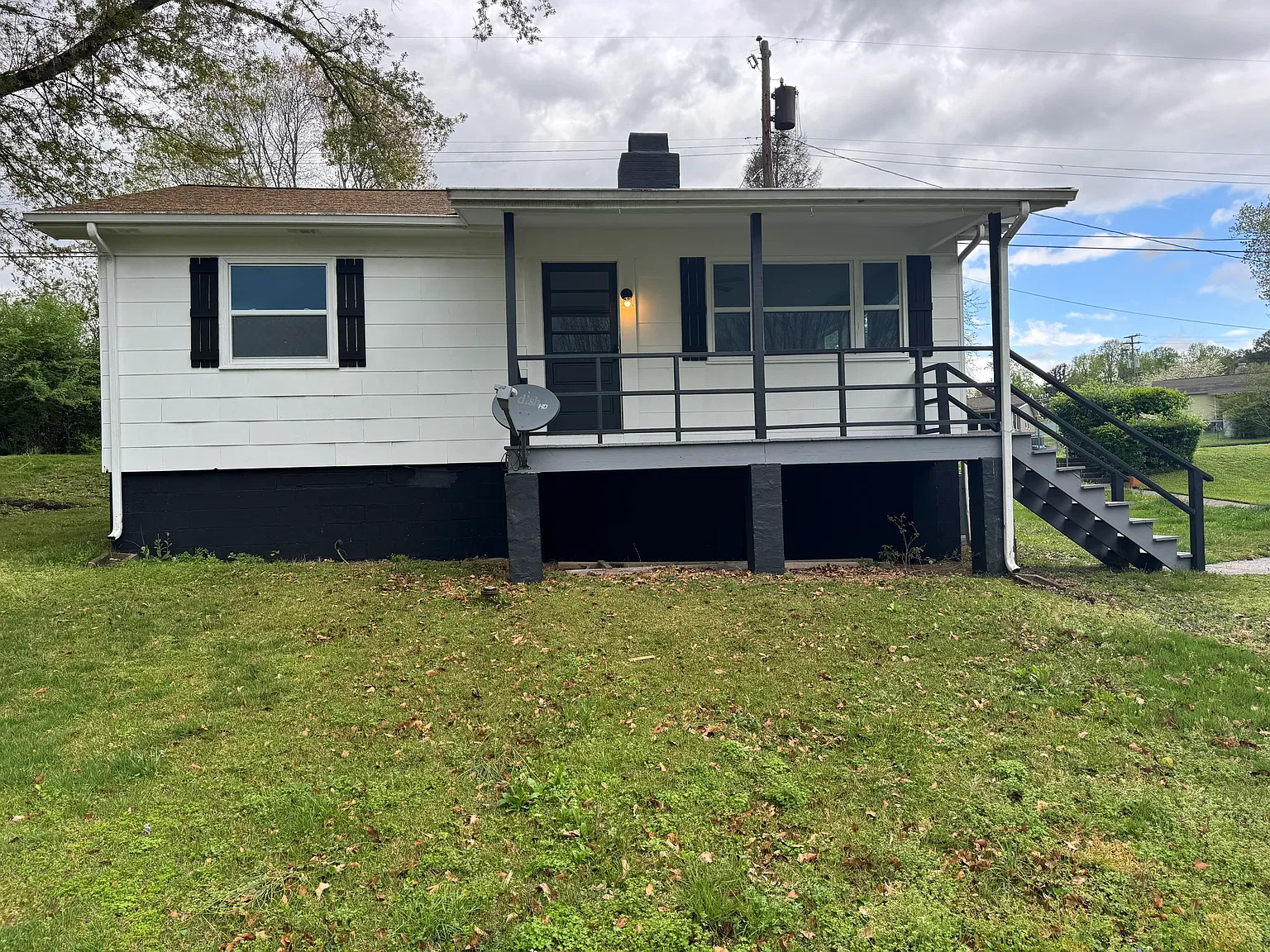 109 W Newkirk Ln — Photo 2