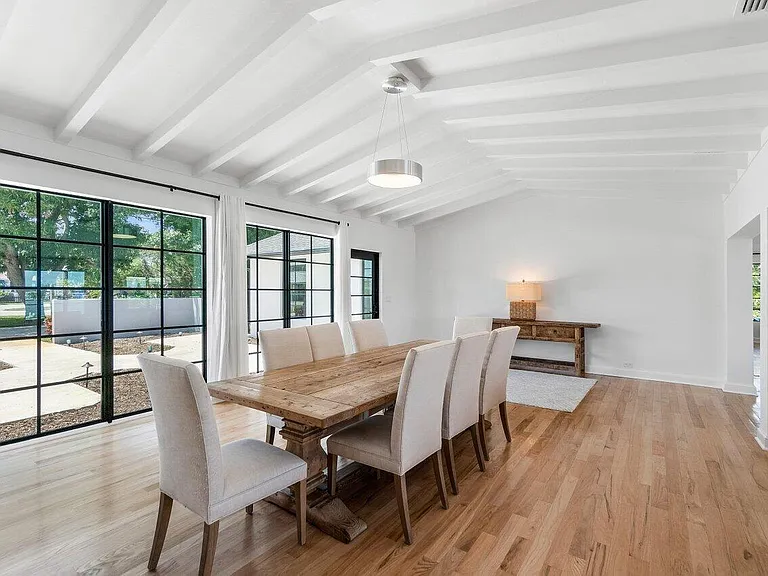 210 S Lake Dr — Photo 15