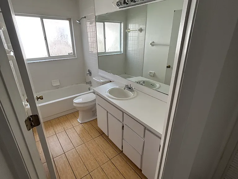 1432 Lakehurst Way — Photo 15
