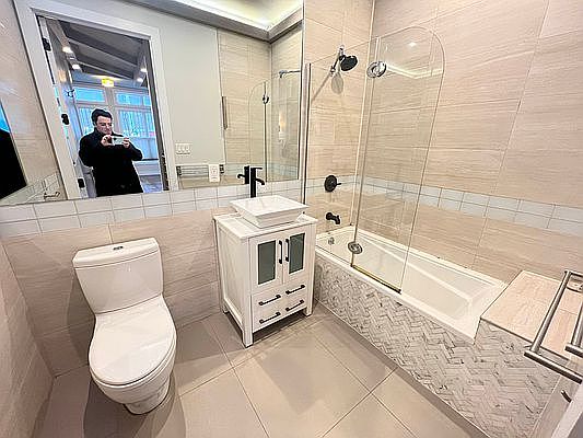 5th image of 533 Park Pl #1L