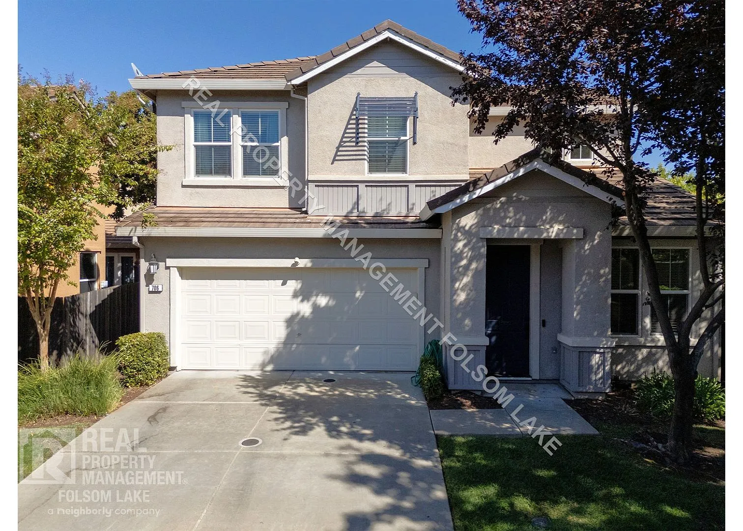 706 Courtyards Loop photo 1