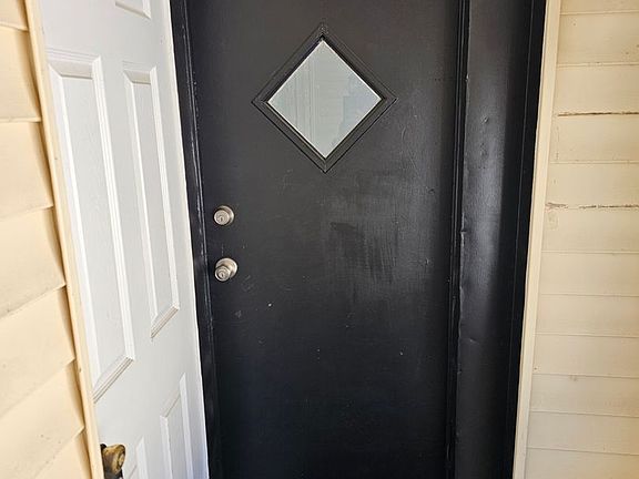 4th image of 1327 W 67th St