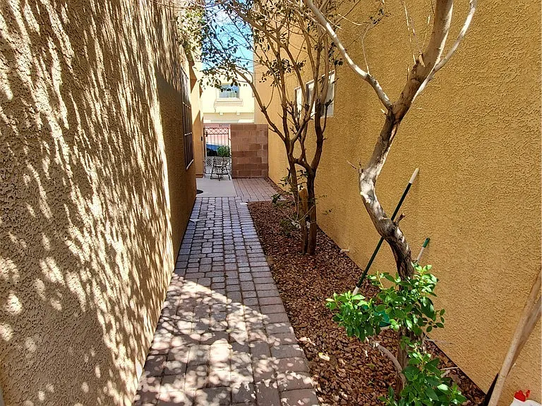5409 Coral Ribbon Ave — Photo 3