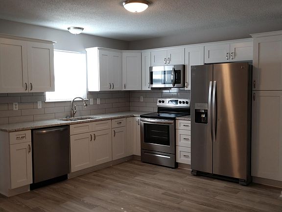 2nd image of 1833 Kingbird Ln