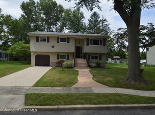 12 Allen Dr, Allentown, NJ 08501