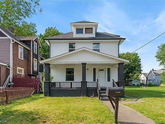 2nd image of 2235 Winfield Way NE