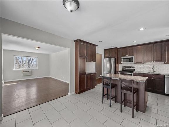 4th image of 199 Sierra Vista Ln