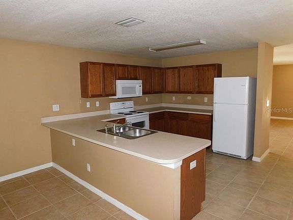4th image of 30720 Sonnet Glen Dr