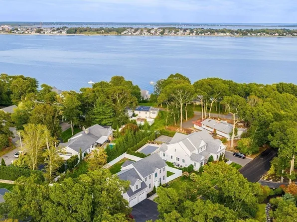 87 Sol E Mar St, Dartmouth, MA 02748