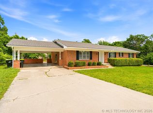 522 S Country Club Rd, Ada, OK 74820