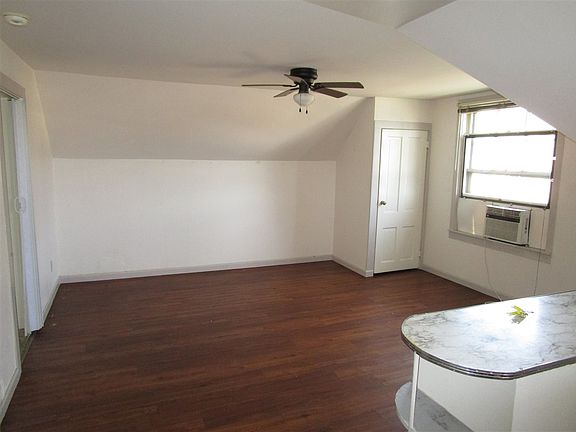 3rd image of 429 North St