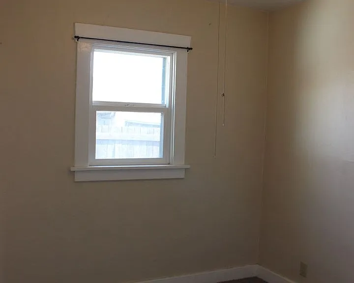 1407 Danforth Ave — Photo 9