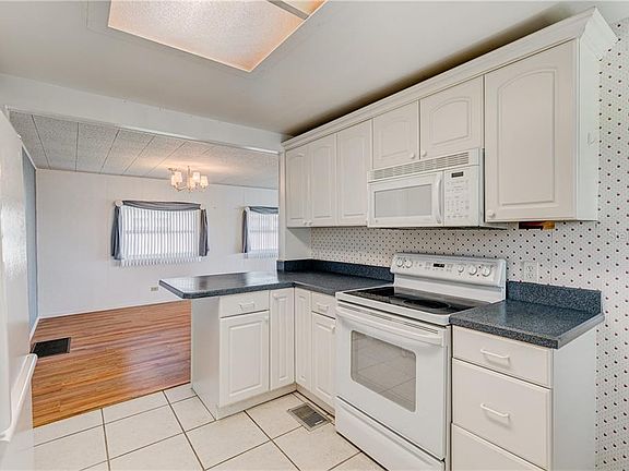 5th image of 41 Plymouth Ct #35
