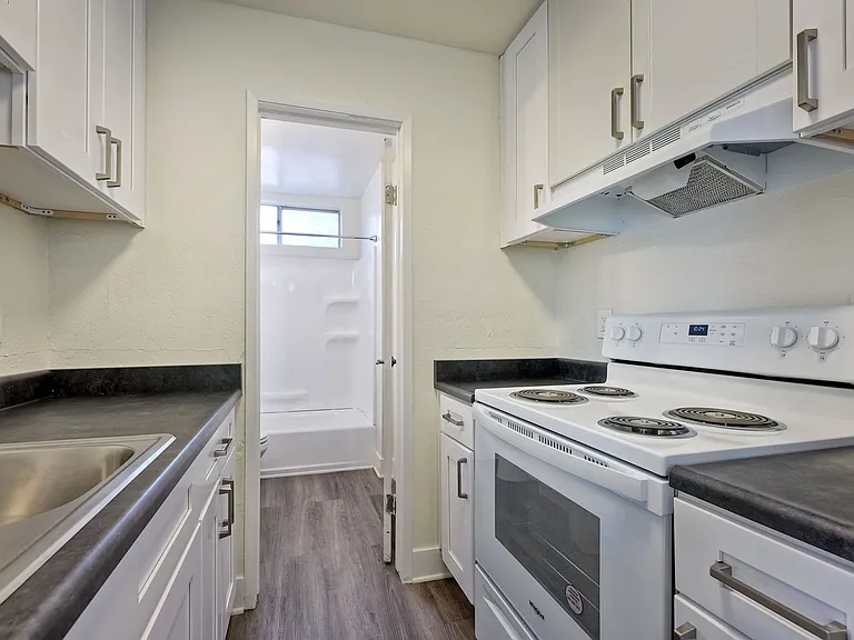 552 Van Houten Ave #A — Photo 3