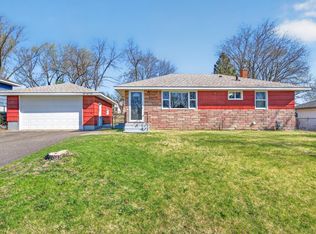 1277 Junction Ave E, Maplewood, MN 55109