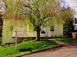 15 Chipeway Rd, Middlefield, CT 06455