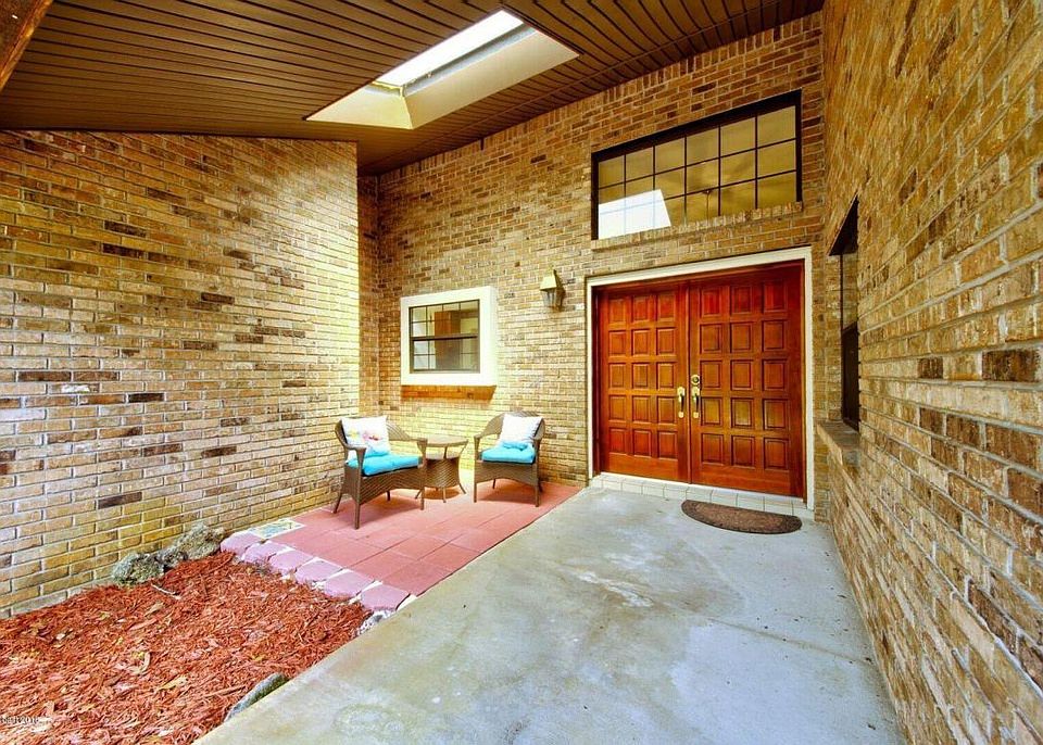 1st image of 3855 Cottonwood Dr