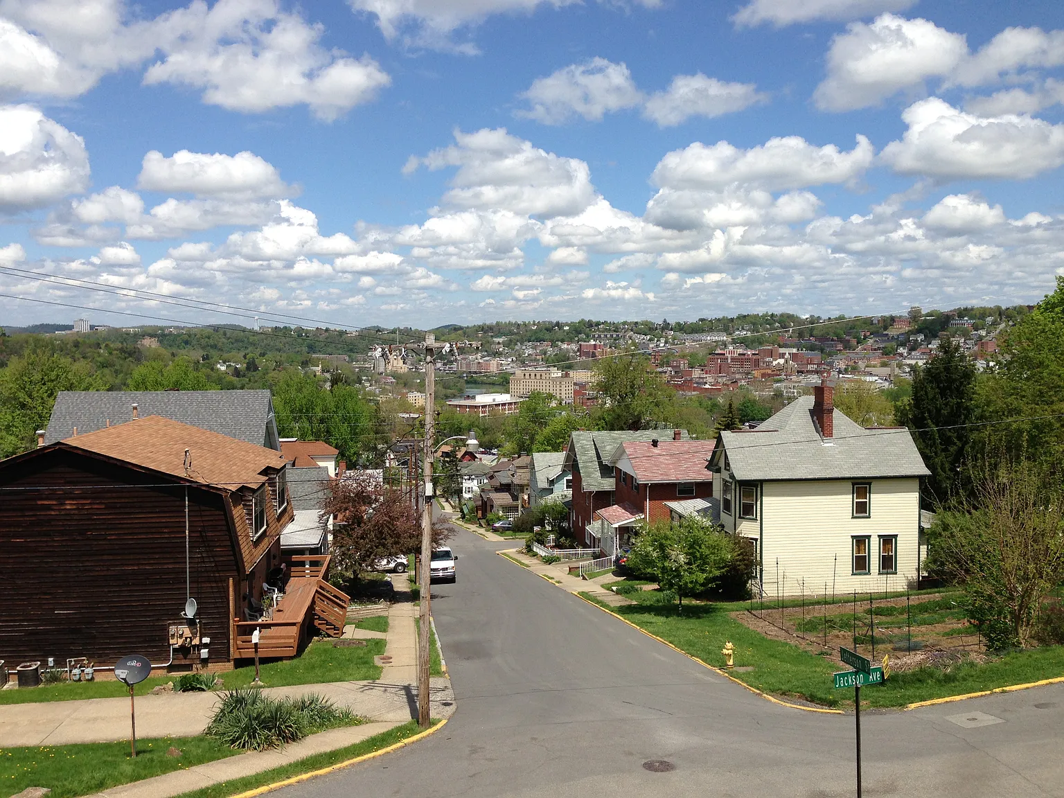521 Jefferson St photo 1