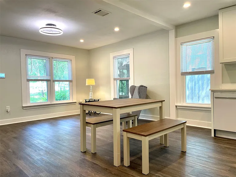 807 E Riverside Dr #B — Photo 8
