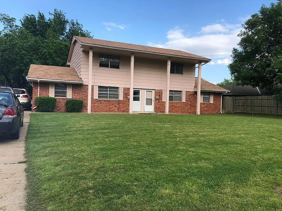 2706 N Ann Arbor Ave