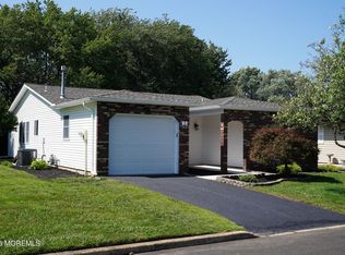 1 Graham Ct, Brick, NJ 08724