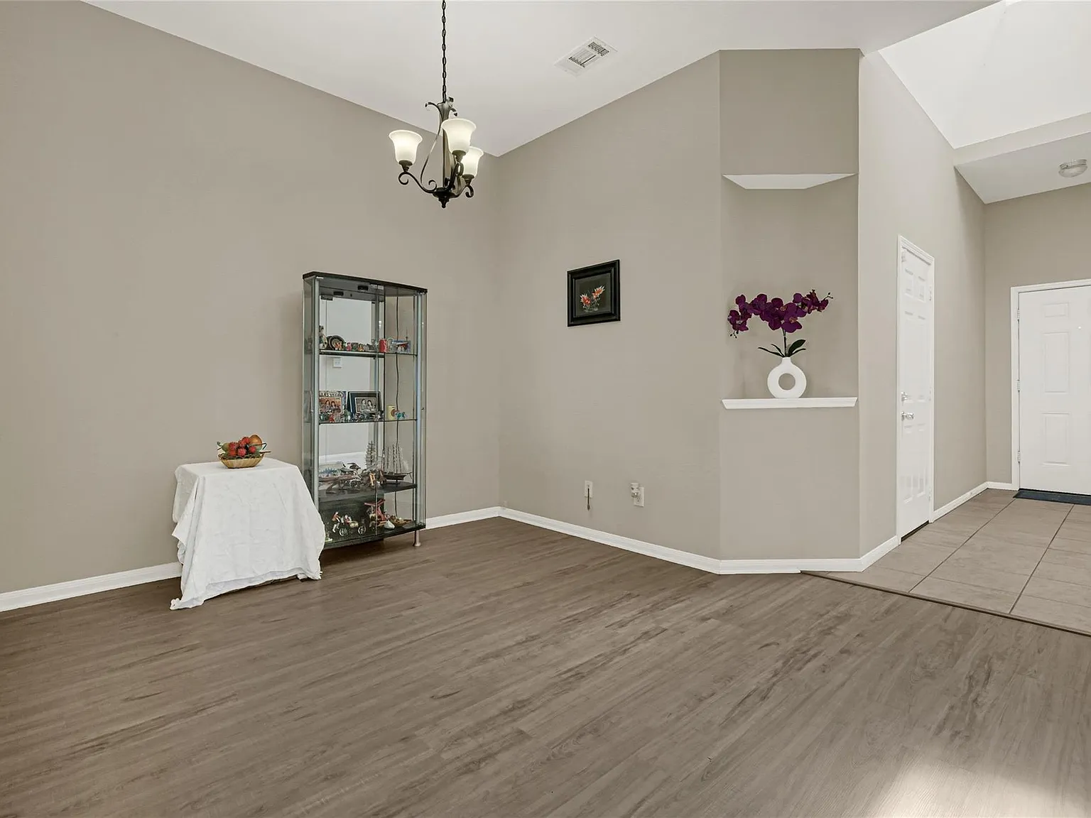 4 bed, 2.0 bath, 1762 sqft, $2,000 — Photo 4