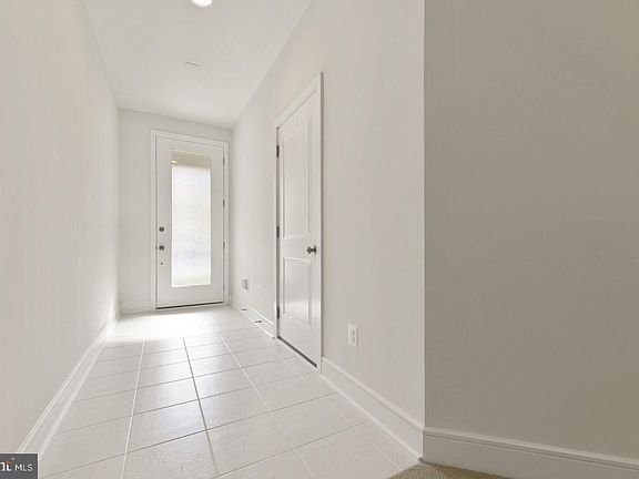 3rd image of 23046 Sullivans Cove Sq